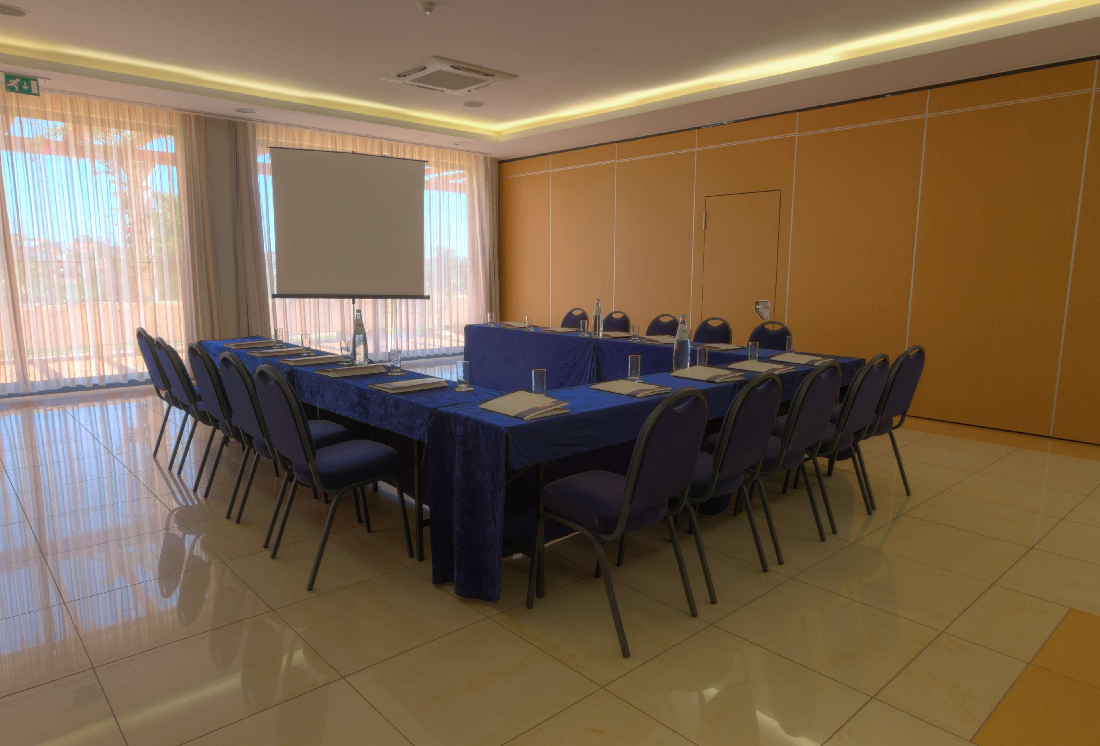 Lam Hotel Ештаррежа Інтер'єр фото