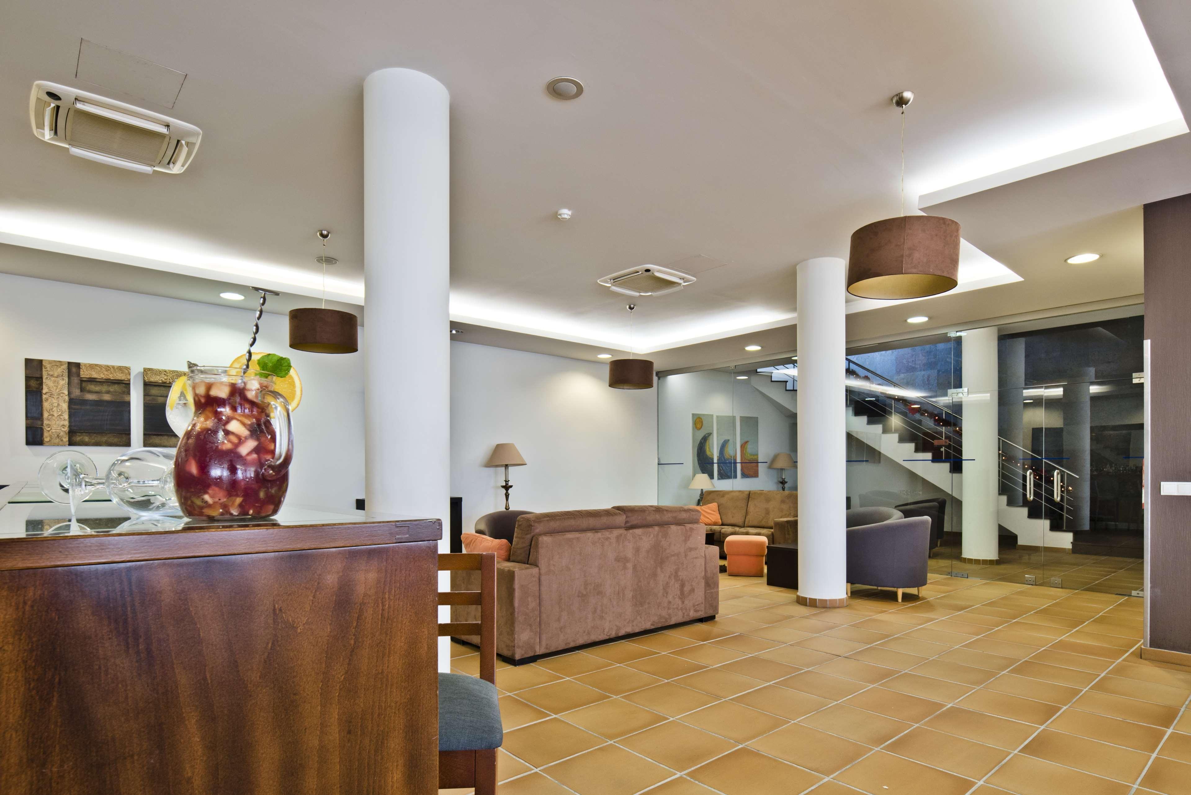 Lam Hotel Ештаррежа Екстер'єр фото