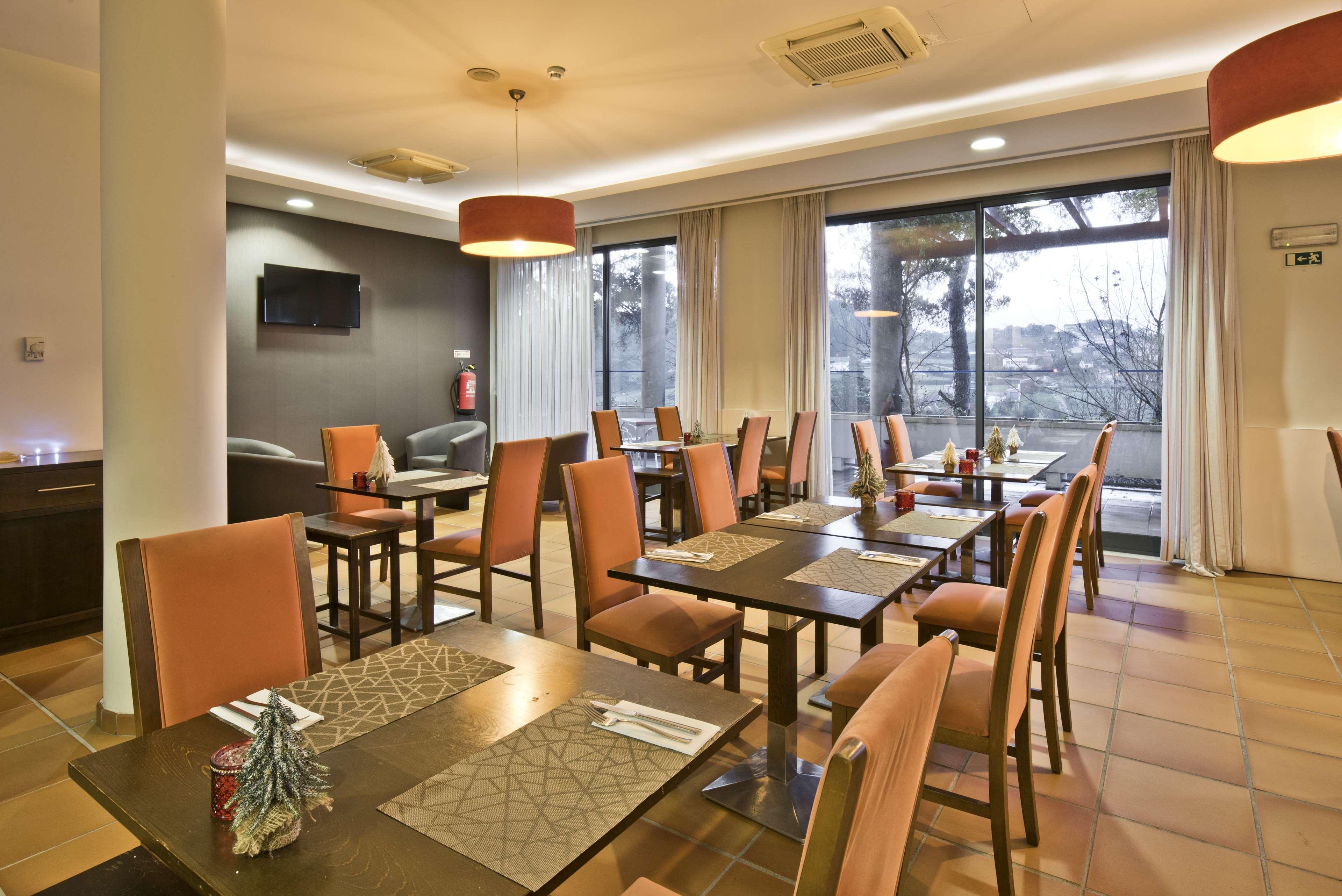 Lam Hotel Ештаррежа Екстер'єр фото