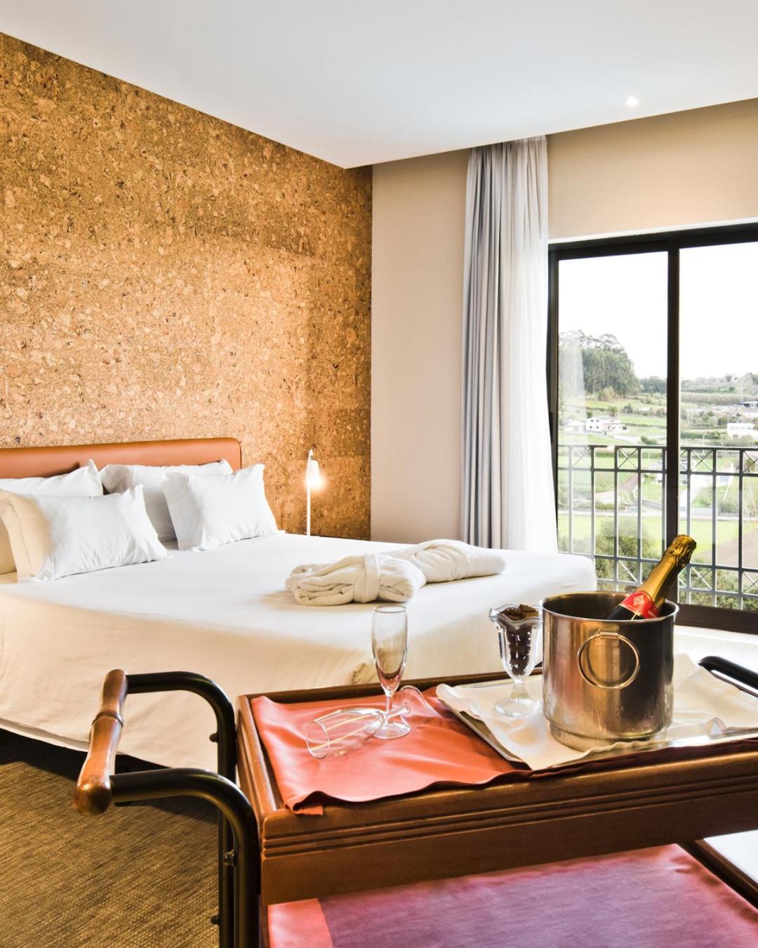 Lam Hotel Ештаррежа Екстер'єр фото