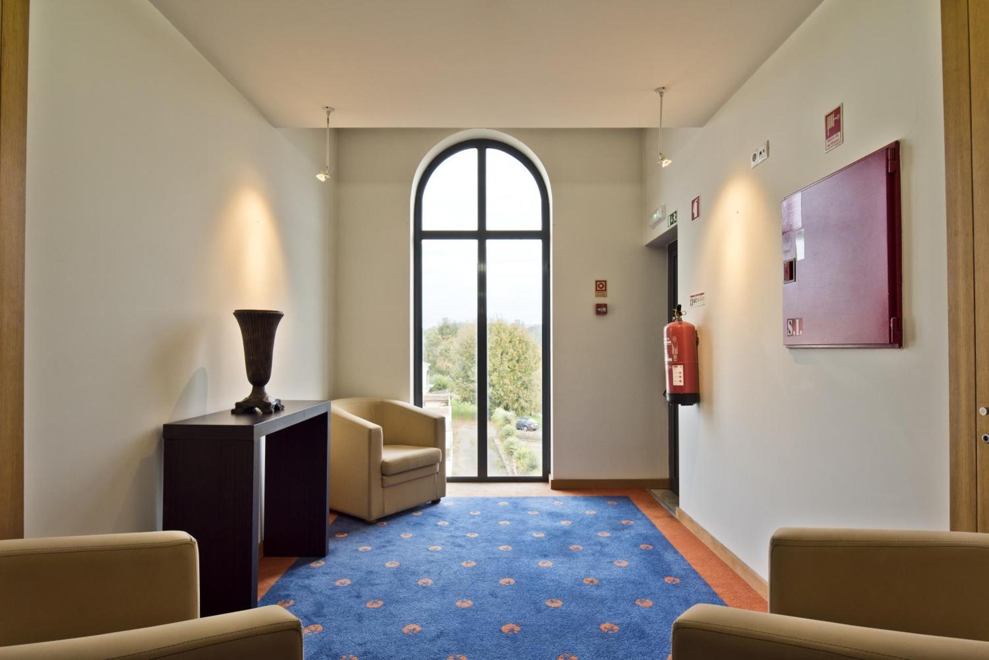 Lam Hotel Ештаррежа Екстер'єр фото