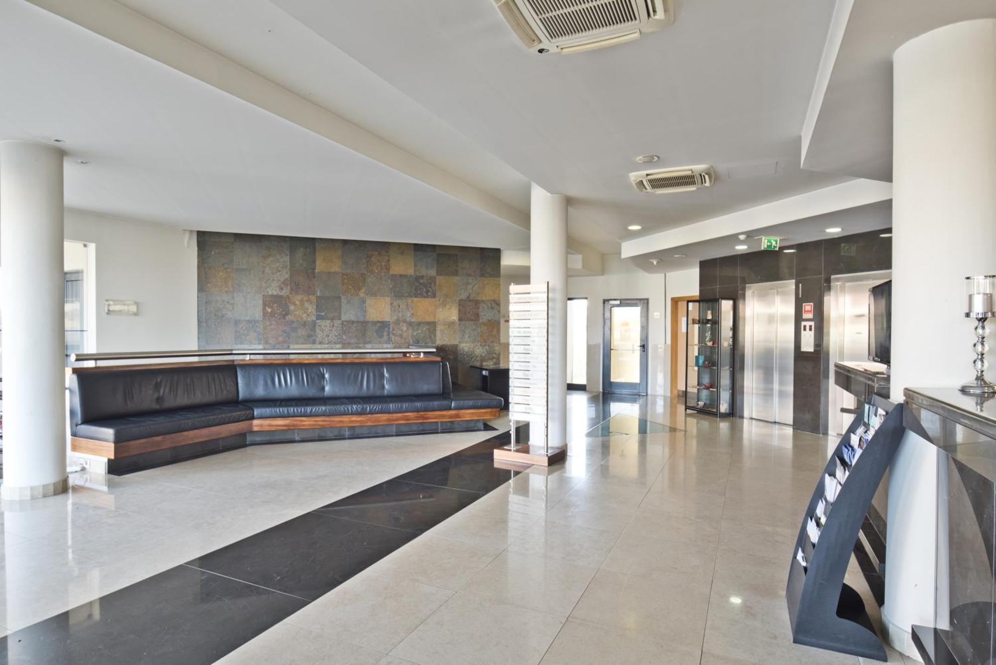 Lam Hotel Ештаррежа Екстер'єр фото